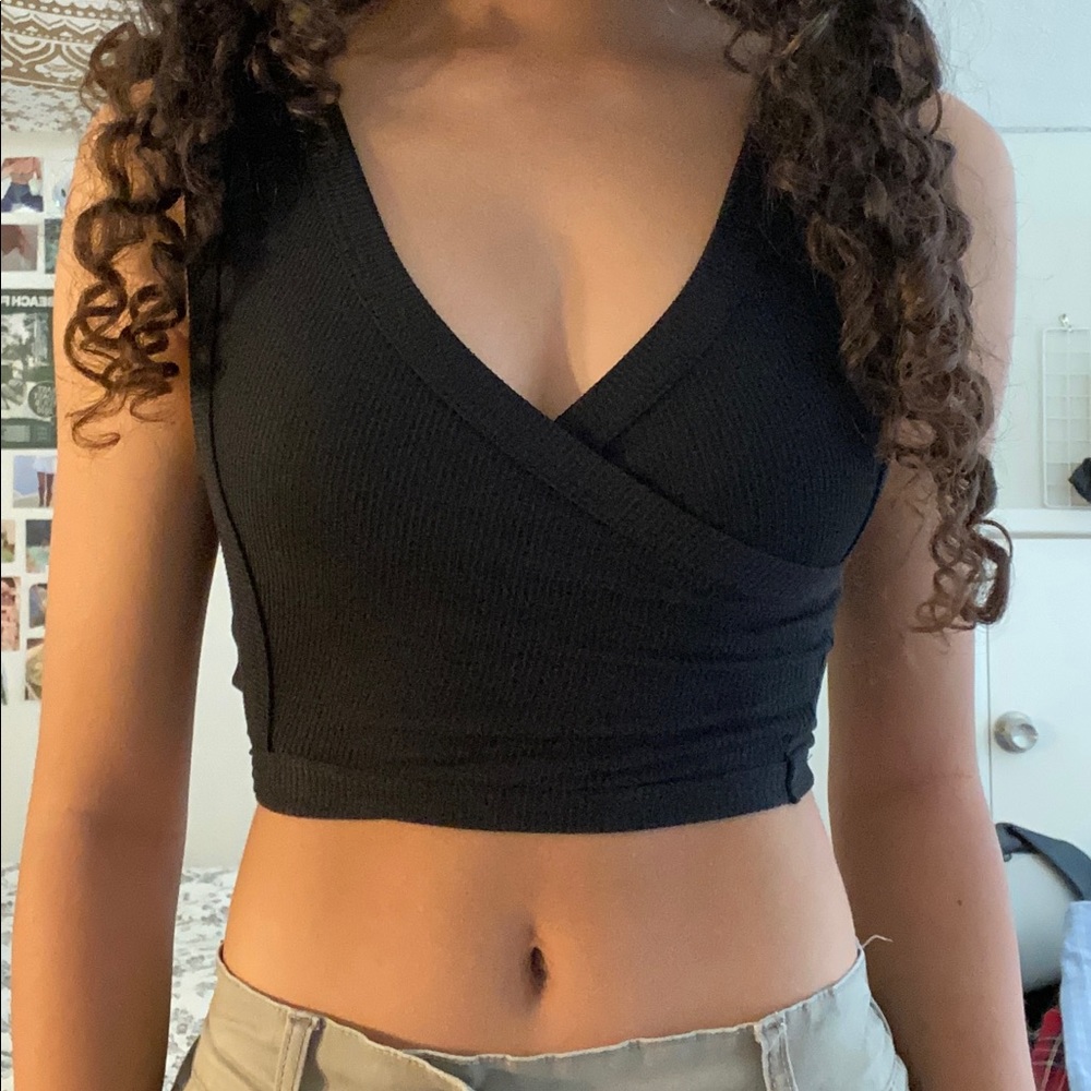 black cross over cropped tank top